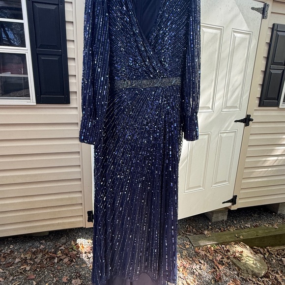 Mac Duggal Elegant Navy Sequin Dress - Picture 1 of 2